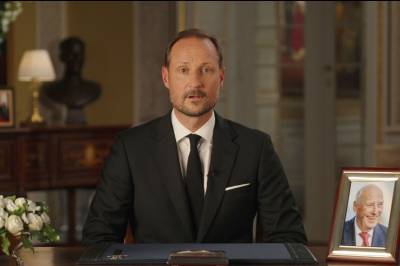 En gråtkvalt kong Haakon: – Rørende