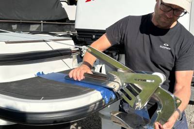 Lettinstallert ankerspill for småbåter: Slik monterer du Sleipner Midi 203