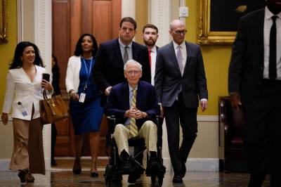 Mitch McConnell (84) tilbake i Senatet etter tre måneders fravær