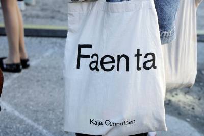 – Hun er like selvgodsom en pappagutt