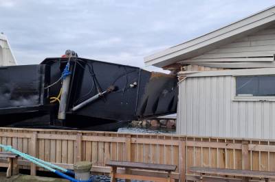 Hvalerfergen har brast inn i butikklokale