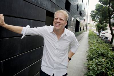 Har laget global oppstartsbutikk fra Singapore: Nå åpner Antler-sjefen for å flytte hjem