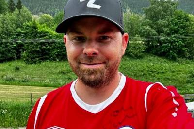 «Erling! Få på deg shortsen. Du skal inn!»