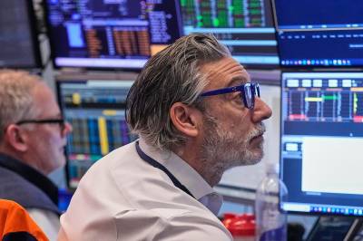 Tek-aksjene fortsetter fallet i New York – Google-eier Alphabet raser