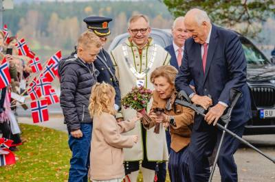 Kongeparet drar til Vestland i mai – bare fem kommuner igjen å besøke