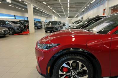 Priskrig: Nå betaler vi mindre