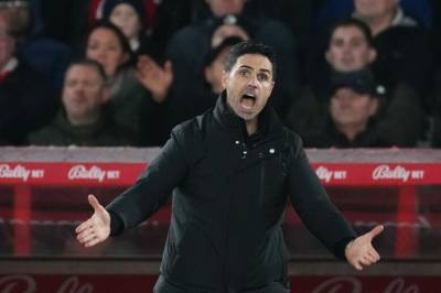 Omdiskutert straffesituasjon da Ødegaards Arsenal sviktet mot bunnlag