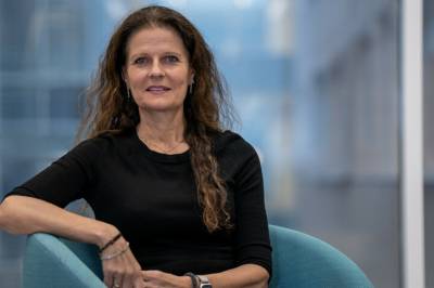 - Kan ikke sitte og se på