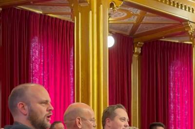 Splitter nasjonen: – Tøft å være festbrems