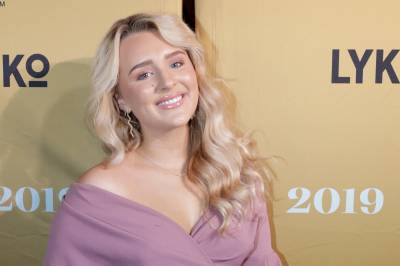 – Jeg har en liten overraskelse
