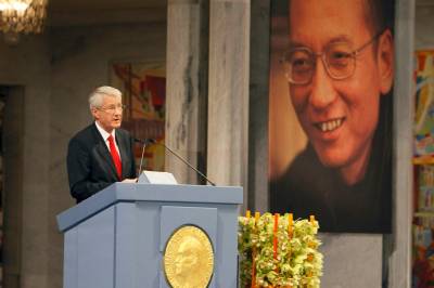 Det bør opprettes en Nobelforsamling for å styrke Nobelkomiteens arbeid