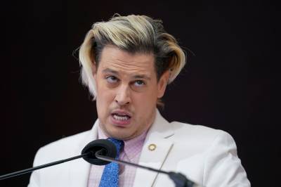 Milo Yiannopoulos pågrepet av amerikansk immigrasjons­politi