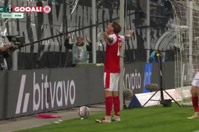 Niclas Stierlin setter 2-2 mot Schalke 04