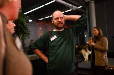 Ikke invitert til middagen: – Det er jeg jævla sur for