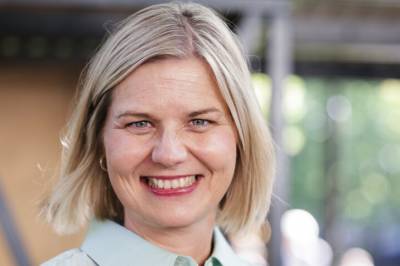 - Måtte be på mine knær om at han skulle flytte tilbake
