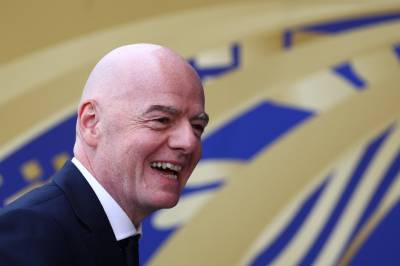 Infantino dukket opp i Spania-garderoben