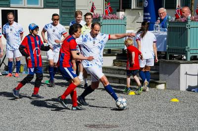 Kronprinsessen uteble fra vennskapskamp