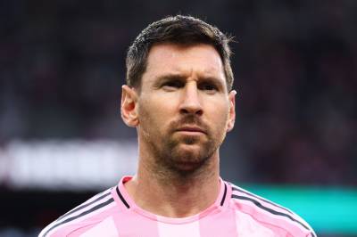 Messi straffes for slag mot motstander