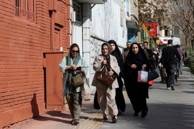 Innbyggarar i Teheran vakna til angrep: – Vi blir verande