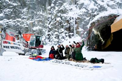 Har lenket seg fast ved gruve i Hammerfest