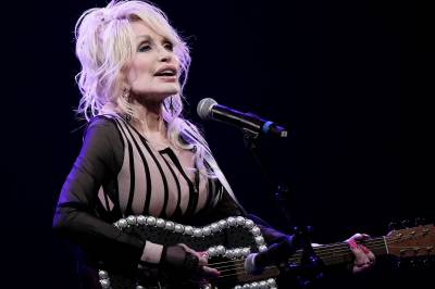 Kaller opp flyplass etter Dolly Parton