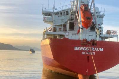 Tankskip har gått på grunn utenfor Hvaler – eksplosjon og brann om bord