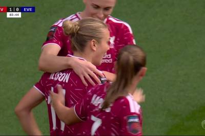 Olsson scorer mot Everton
