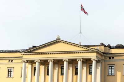 Kongefamilien forlot landet i skjul