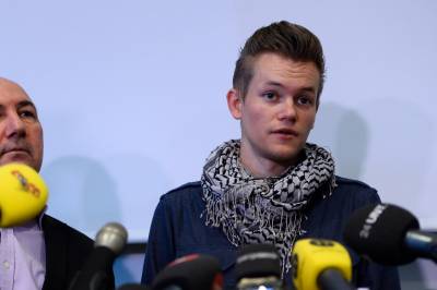 Tyrkia-fengslet svensk journalist etter hjemkomsten: – Trykket over brystet forsvant
