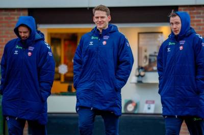 Tar uvanleg klesgrep: – Lukta litt sur norsk tenåring