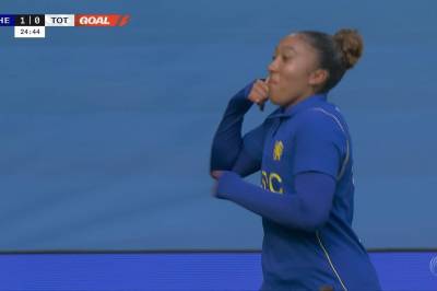 Scoring for Lauren James