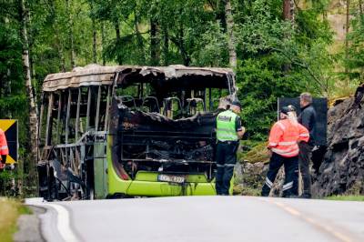 16-åring erkjenner straffskyld etter bussbrannen i Enebakk i fjor sommer