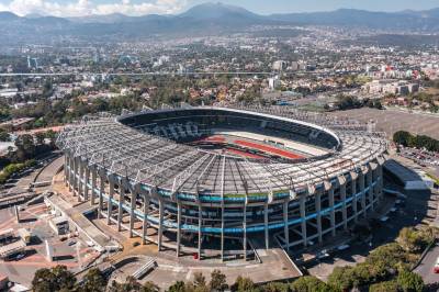 Mexico håper å bryte forbannelsen i åpningskampene i VM mot Sør-Afrika i kveld