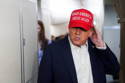 Trump sender ut tollbrev til 12 land mandag – vil ikke si hvilke