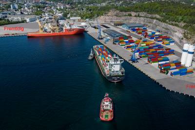 Har brukt 33 millioner kroner på private konsu­lenter