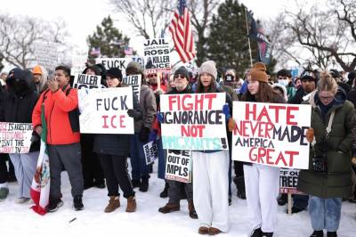 Demonstrerer mot ICE over hele USA