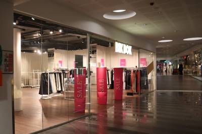 Flere forlater senteret