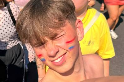 Norske Arne Mathias (21) evakueres: – Kaos