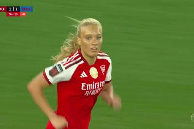 Smilla Holmberg setter 1-1 mot Manchester United