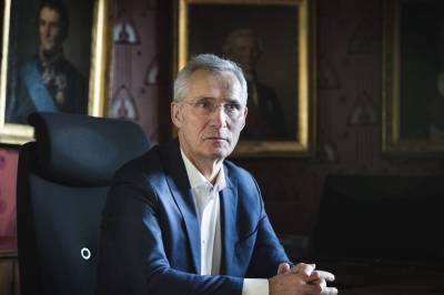 Jens Stoltenberg møter pressen om omstridt boligmodell