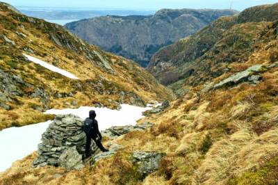 Én av tre enslige er ensomme. Nytt overraskende funn kan hjelpe