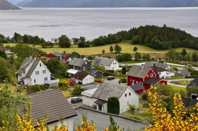 Folk i Høyanger er urolege for helsa si. Krav om at ordføraren må gå