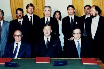 Forsker om Terje Rød-Larsens private arkiv: – De savnede dokumentene fra Oslo-avtalen vil dukke opp i Jerusalem