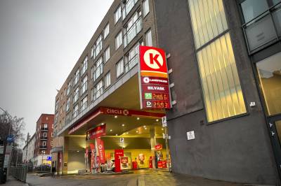 Her er landets dyreste og billigste bensin: – Stikker seg skikkelig ut