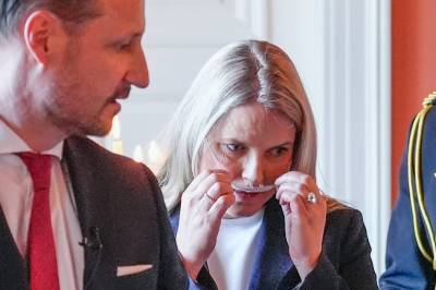 Slottet nekter å svare: – Framstår nøye regissert