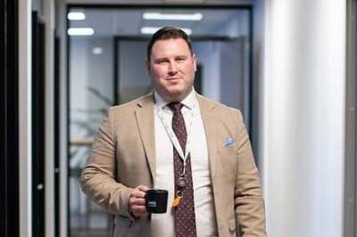 Deler ut millioner i utbytte