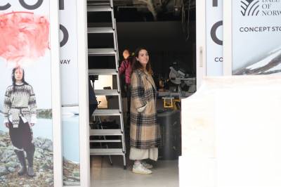 Åpner sin første butikk i sentrum