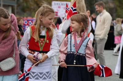 Hipp, hipp hurra! Sjå stor bildeserie frå feiringane