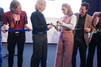 Nytt forsknings­senter skal gjøre KI mer selvstendig