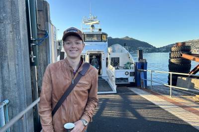 Jeg og kompisene mine henger ikke på et senter. Vi drar til byen og sitter på kafé, fordi det er der vi føler oss velkomne